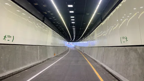 Smart tunnel lighting is adapting the light in Ville-Marie Tunnel to improve safety